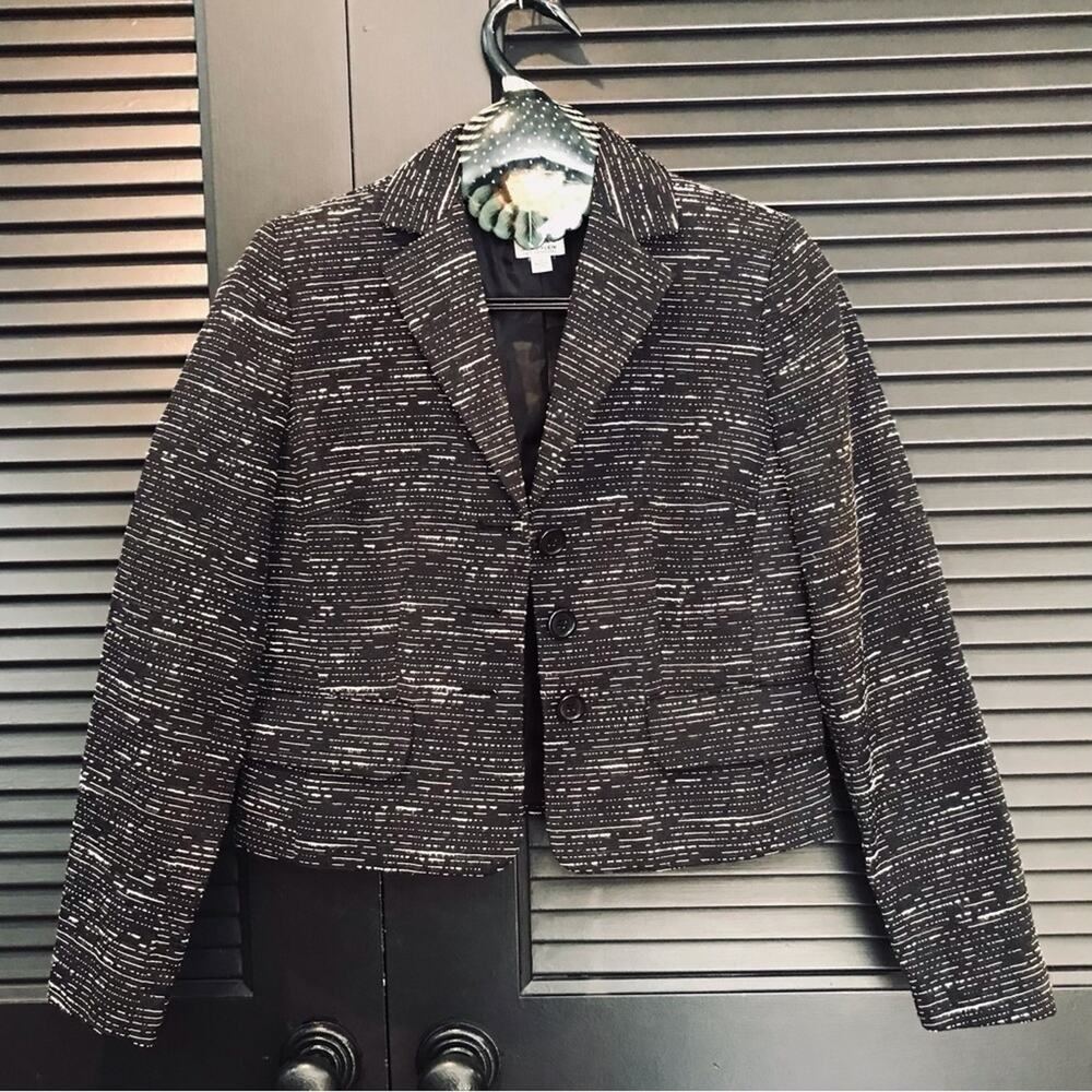 Anne Klein Black and White Jacket With a Bit of Shimmer, Three Buttons, Size 0P